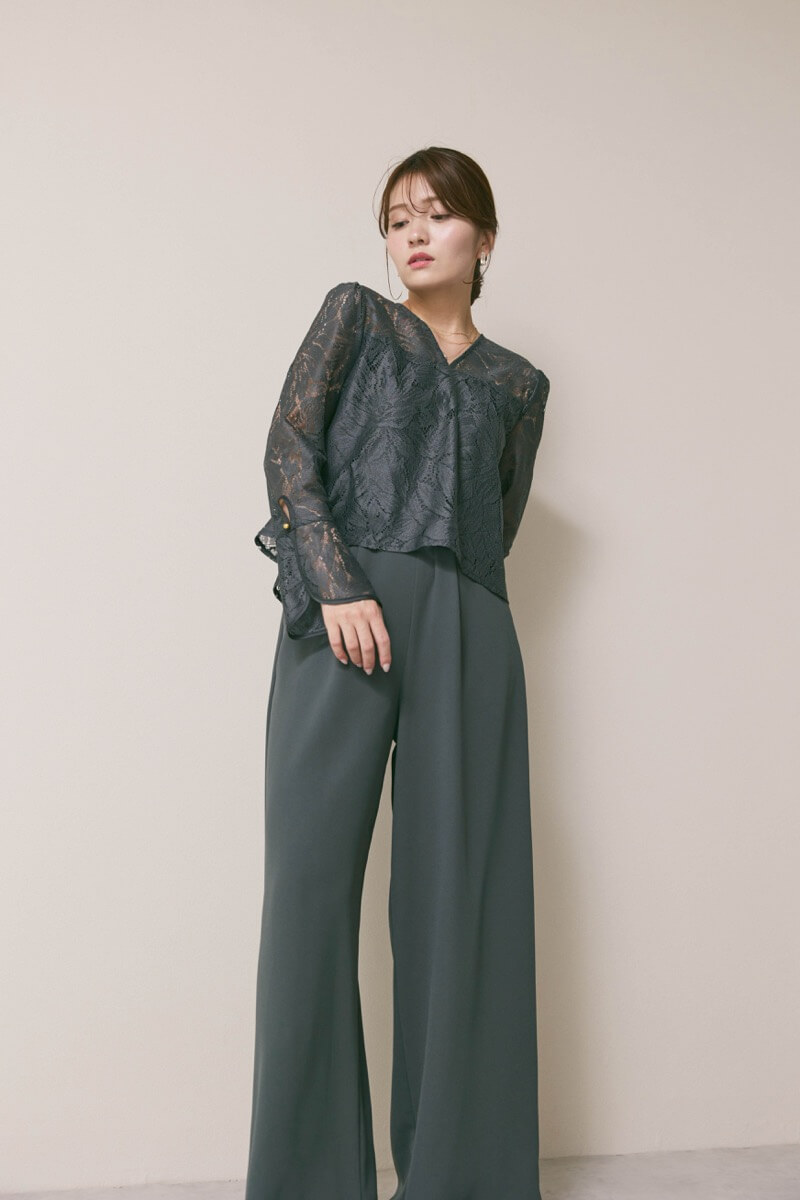ダークグリーンのワイドパンツセットアップ
