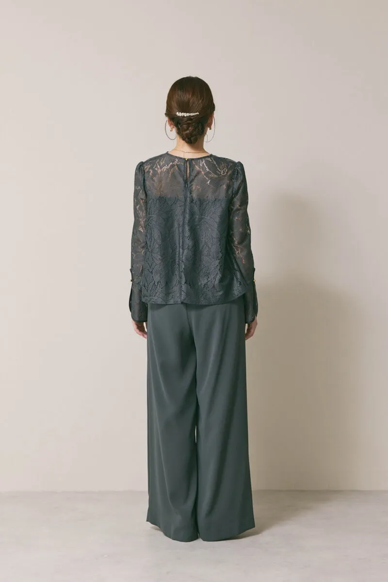 ダークグリーンのワイドパンツセットアップ