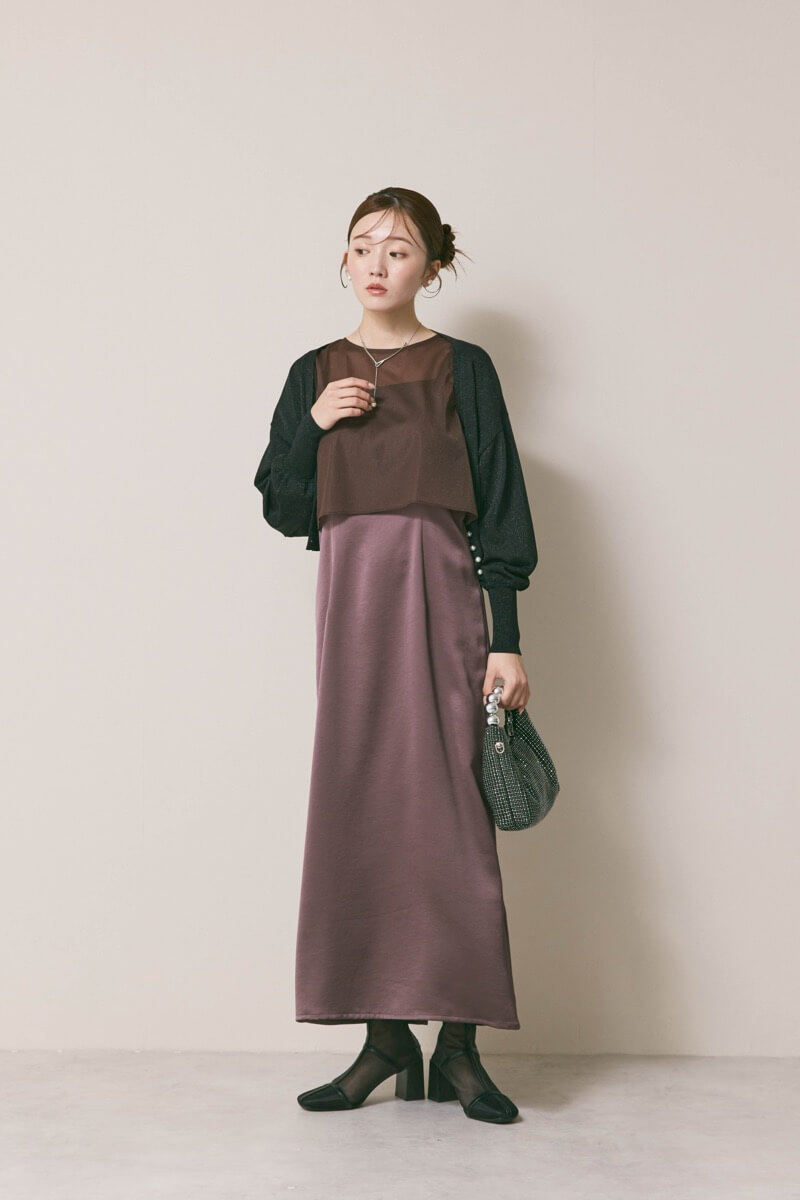 ダークブラウンのシアートップスドレス