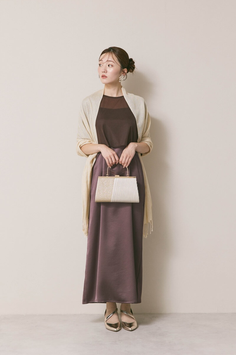 ダークブラウンのシアートップスドレス