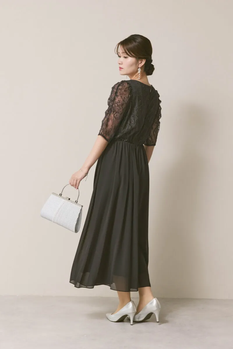 チャコールグレーのパワーショルダーレースドレス