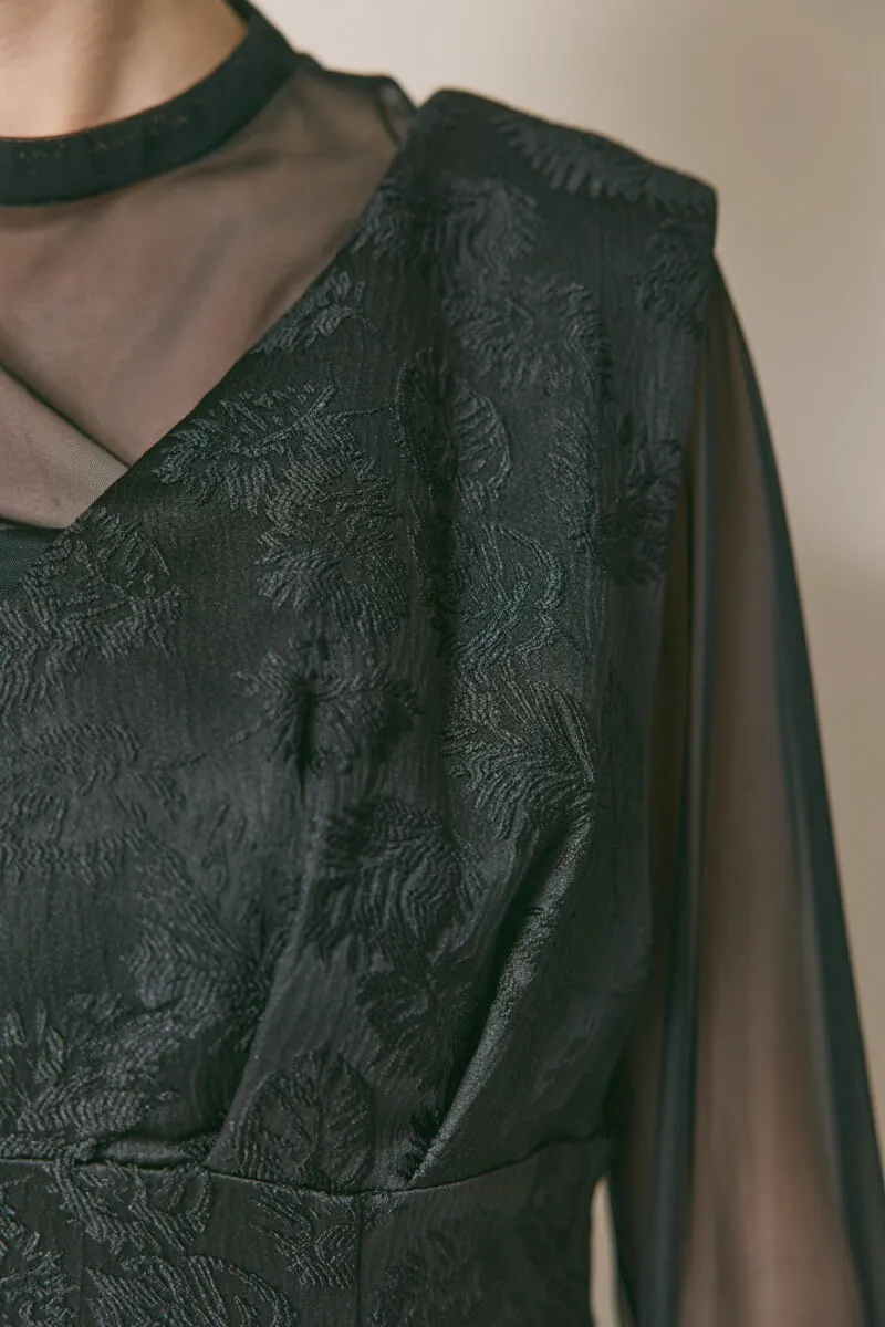 ブラックのジャガードIラインドレス