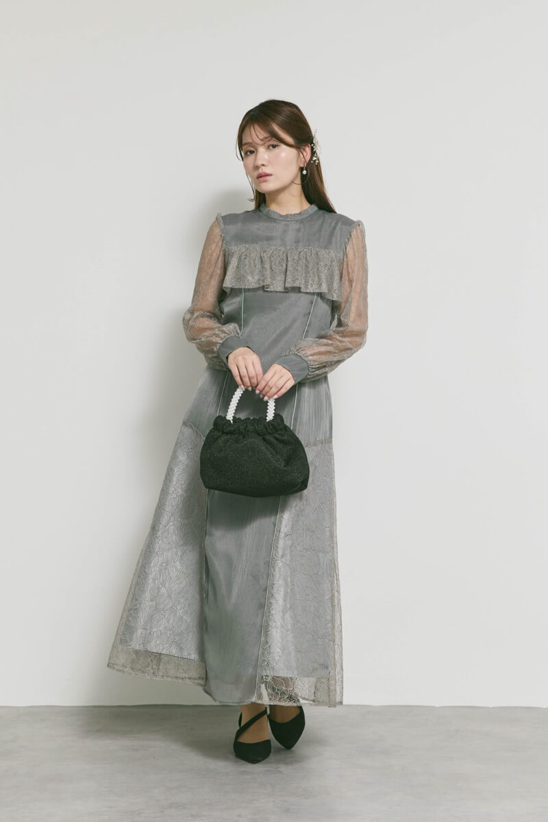 チャコールのシアーレースコンビネーションドレス