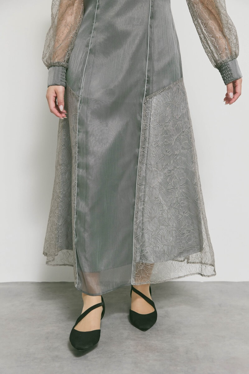 チャコールのシアーレースコンビネーションドレス