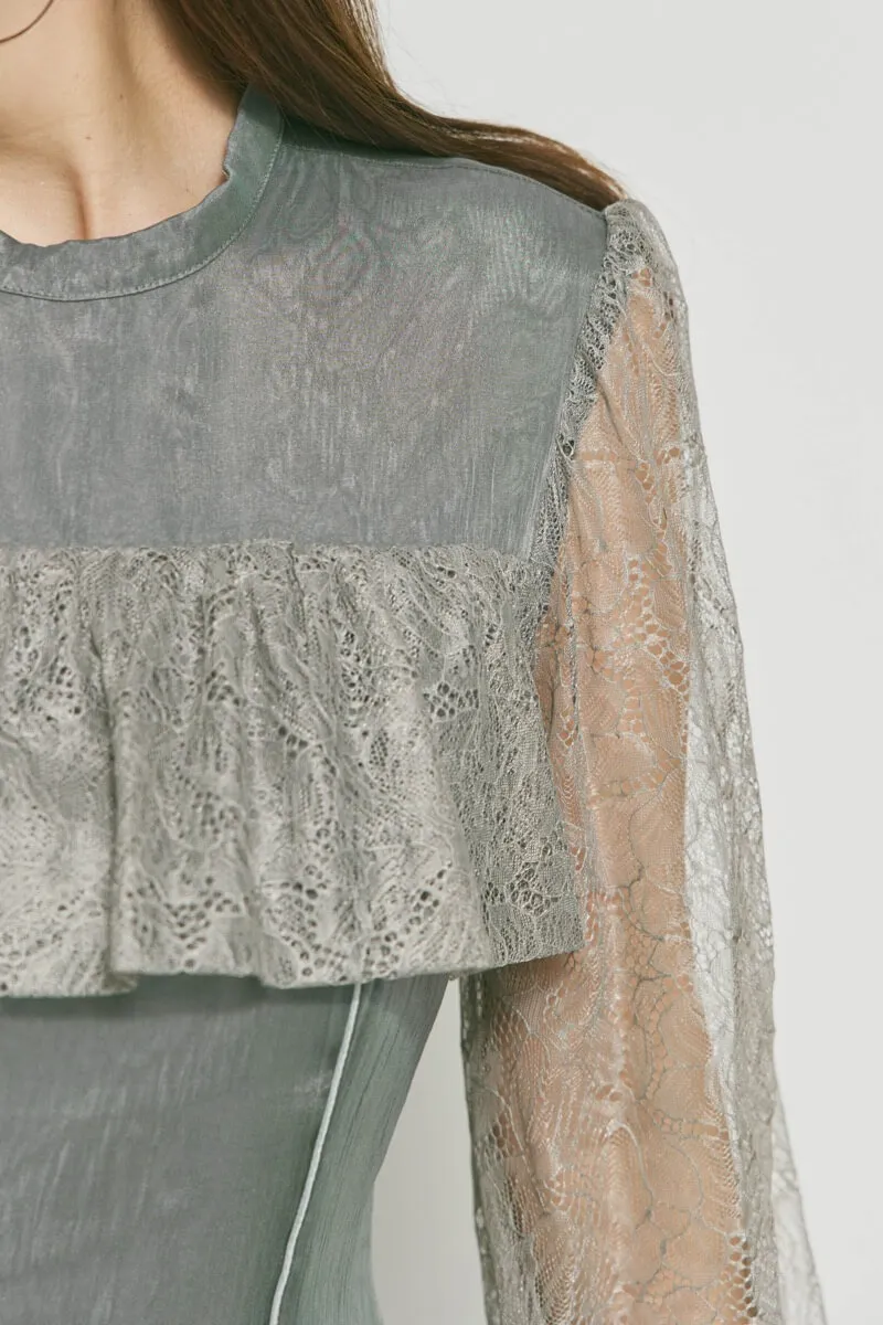 チャコールのシアーレースコンビネーションドレス