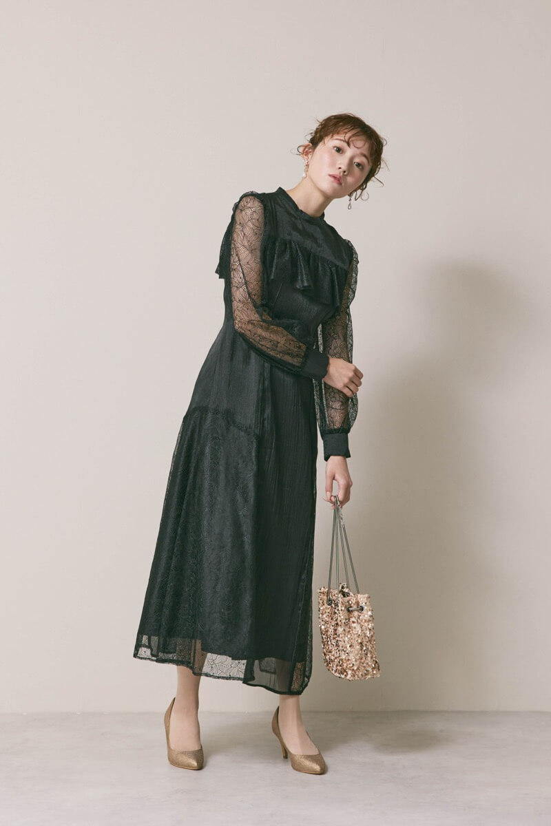 ブラックのシアーレースコンビネーションドレス