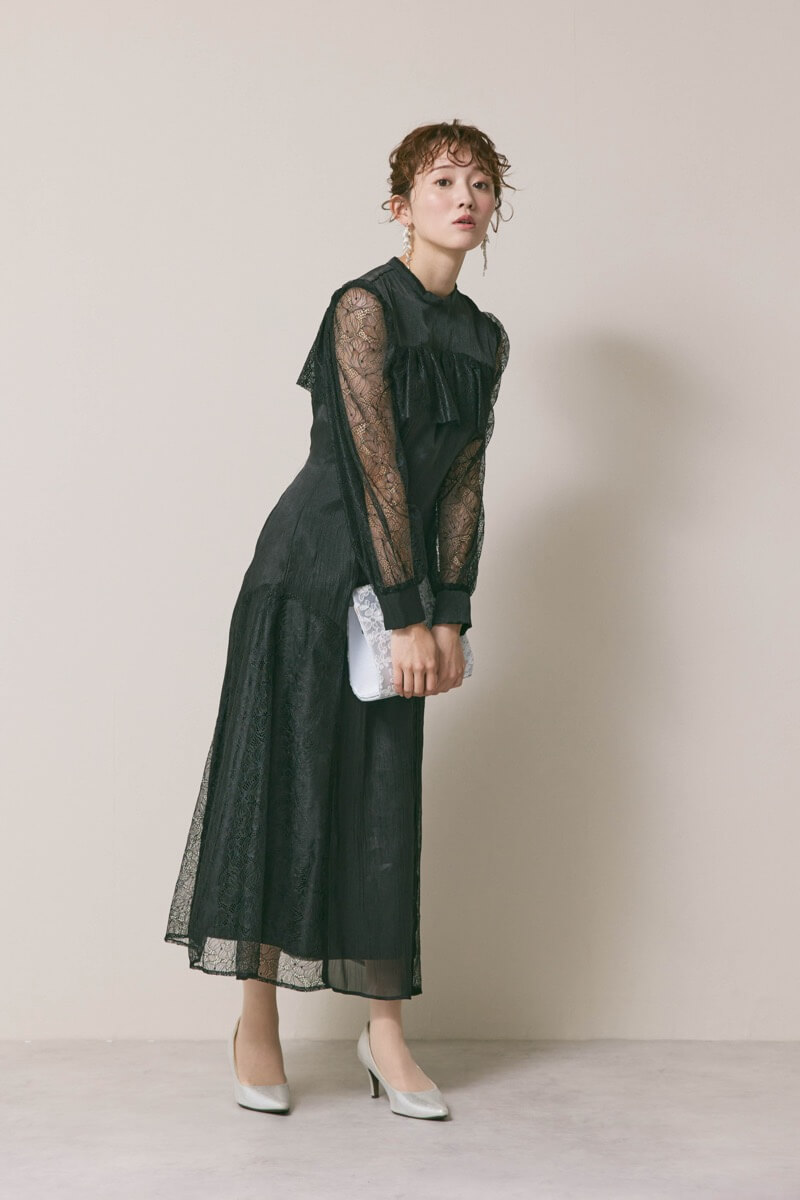 ブラックのシアーレースコンビネーションドレス