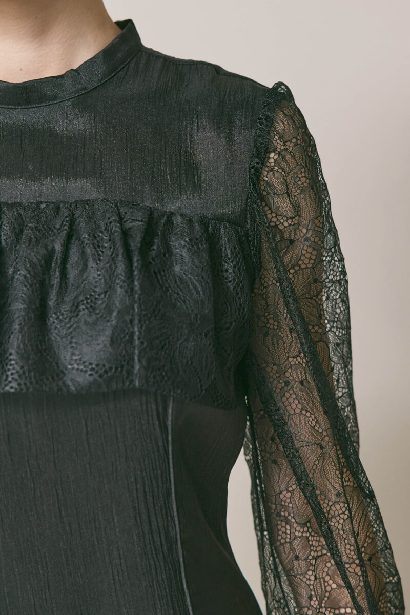 ブラックのシアーレースコンビネーションドレス