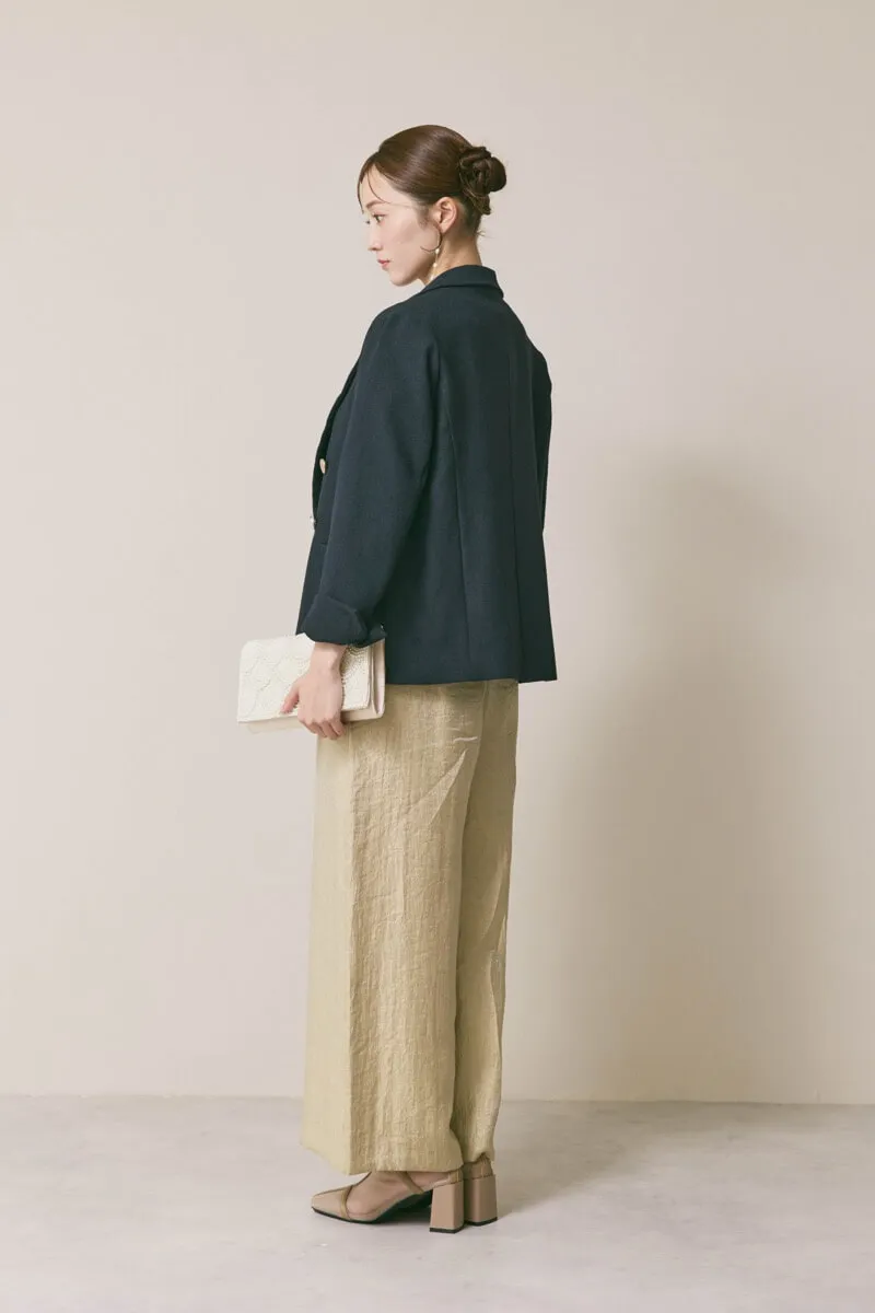 ベージュのバルーンデザインパンツドレス