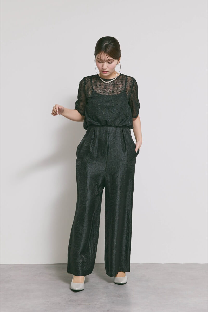 ブラックのバルーンデザインパンツドレス