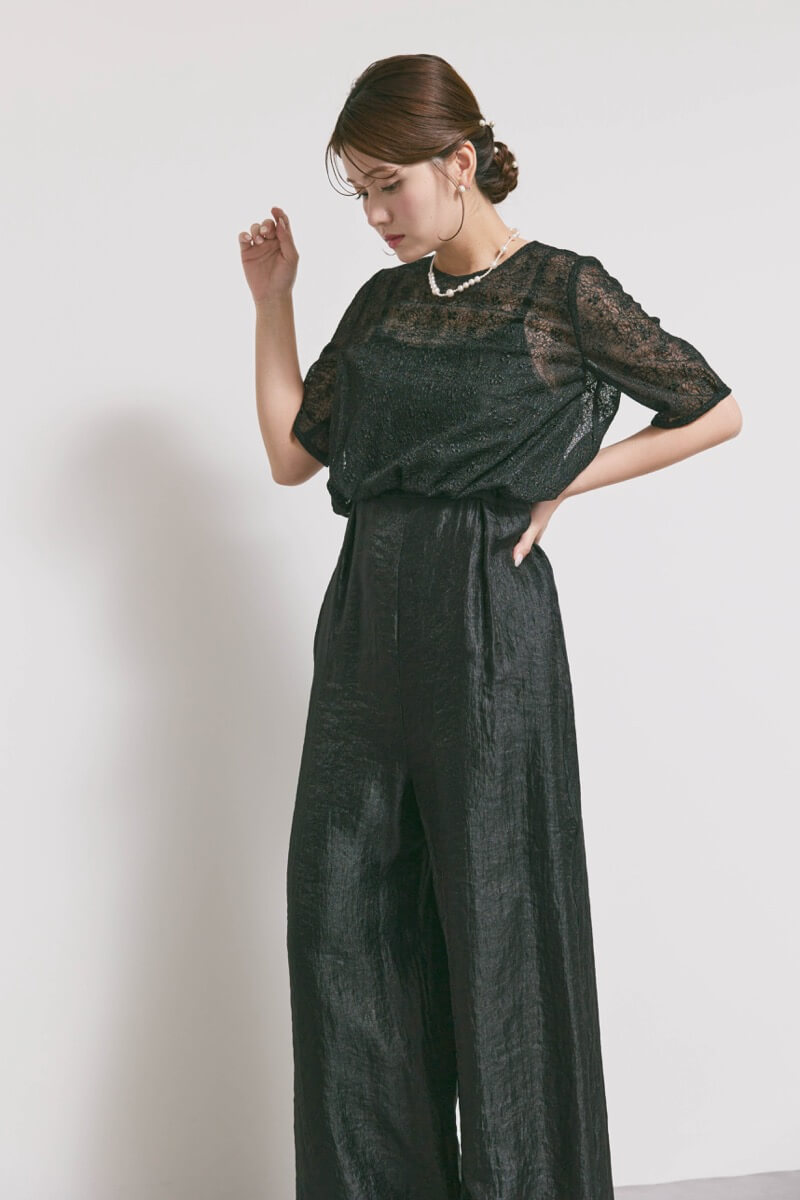 ブラックのバルーンデザインパンツドレス