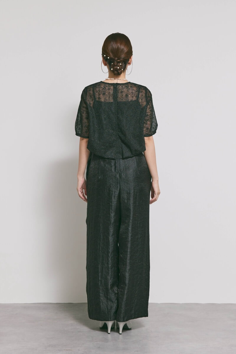 ブラックのバルーンデザインパンツドレス