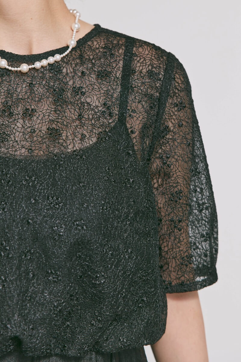 ブラックのバルーンデザインパンツドレス