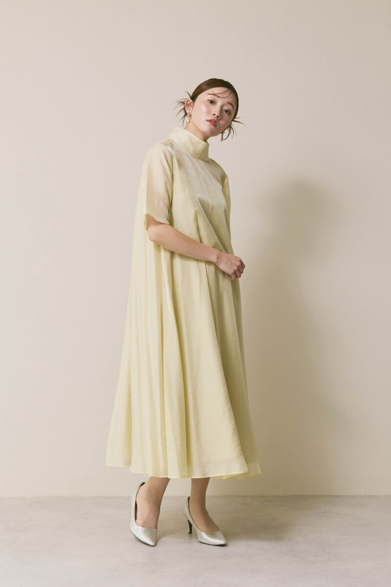 イエローのテントラインシアードレス