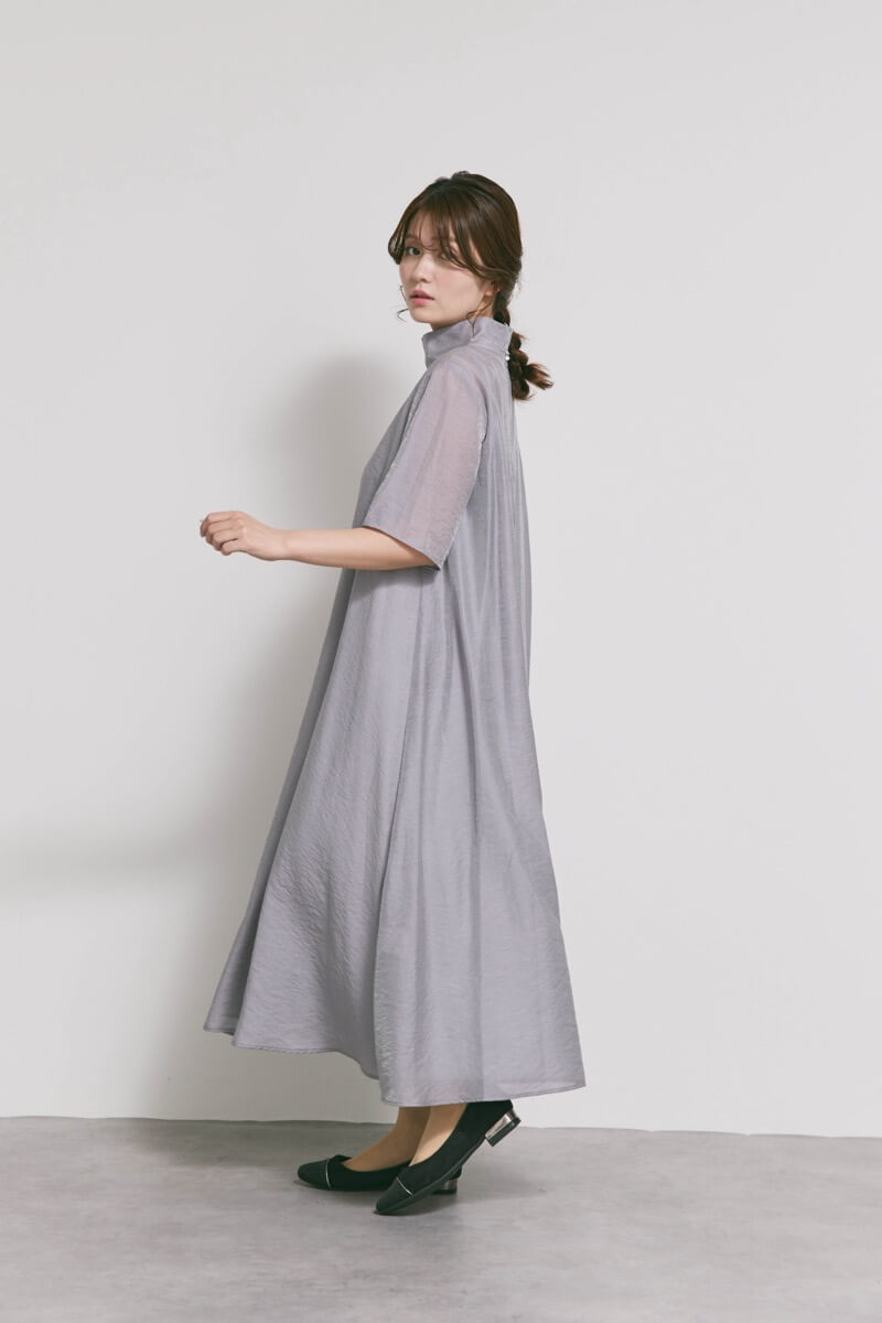 ブルーグレーのテントラインシアードレス