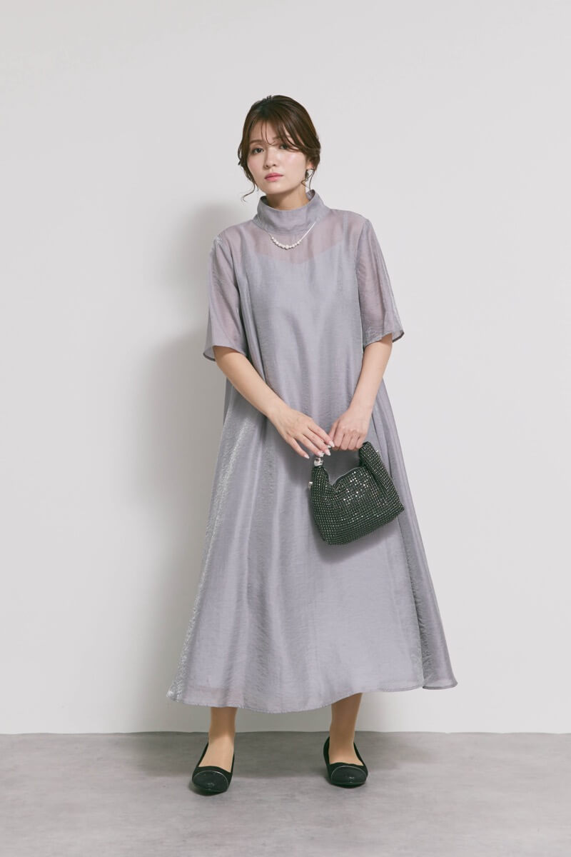 ブルーグレーのテントラインシアードレス