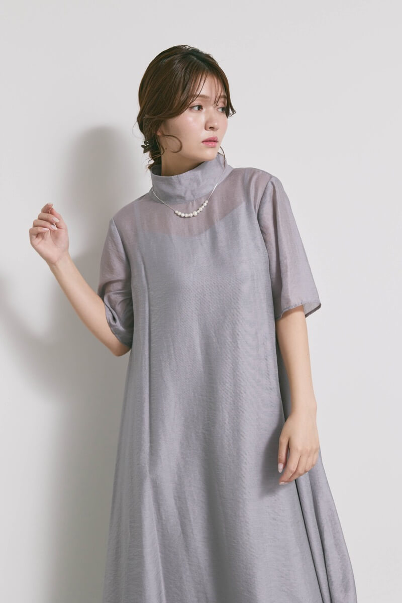 ブルーグレーのテントラインシアードレス