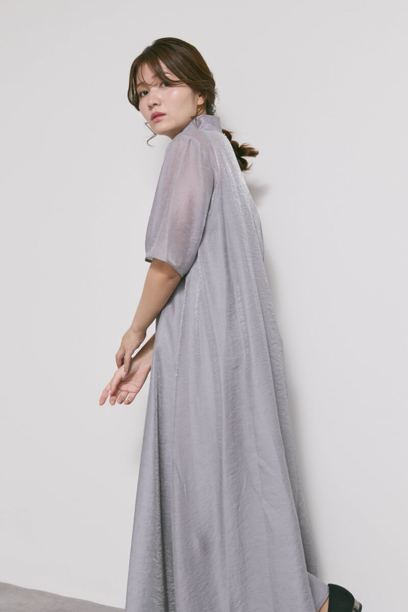 ブルーグレーのテントラインシアードレス
