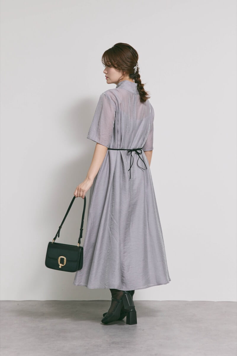 ブルーグレーのテントラインシアードレス