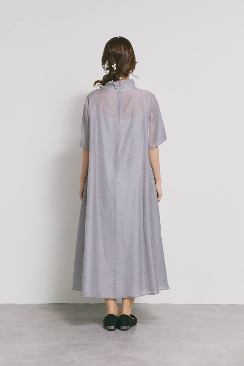 ブルーグレーのテントラインシアードレス