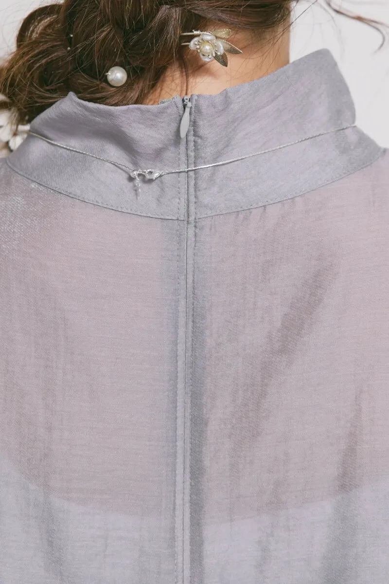 ブルーグレーのテントラインシアードレス