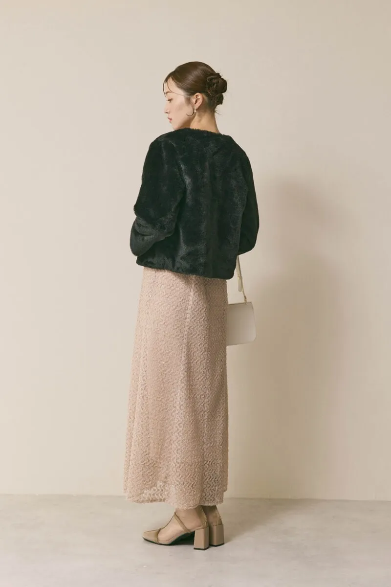 ベージュのスパンコールレースドレス