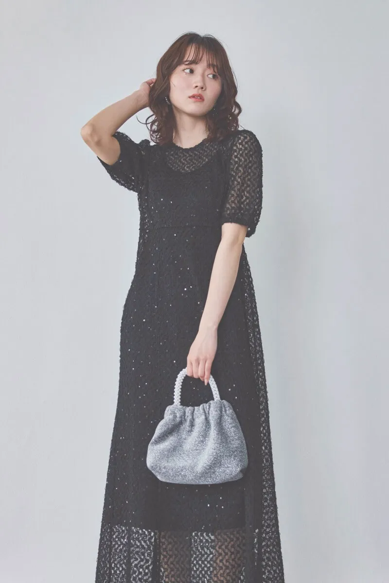 ブラックのスパンコールレースドレス
