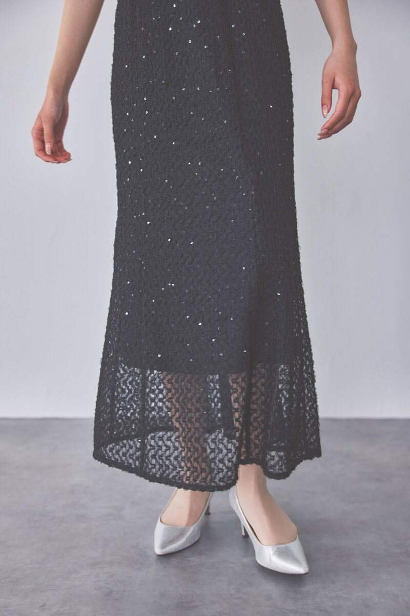 ブラックのスパンコールレースドレス