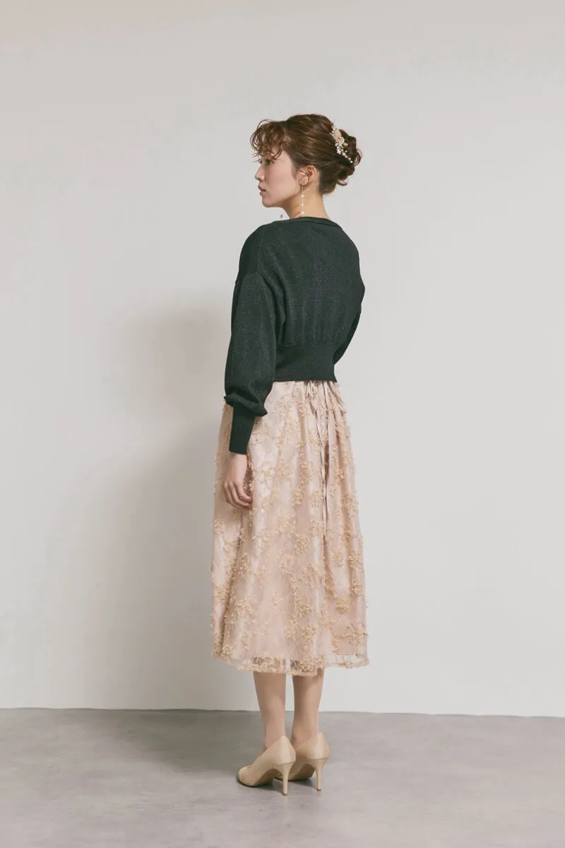 ベージュのフラワーエンブロイダリーレースドレス