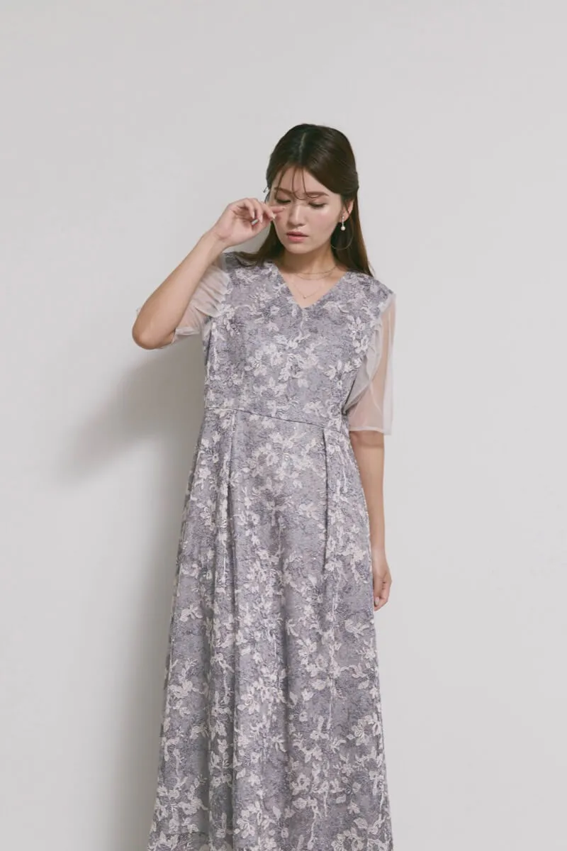 ラベンダーのシアーオフショルドレス