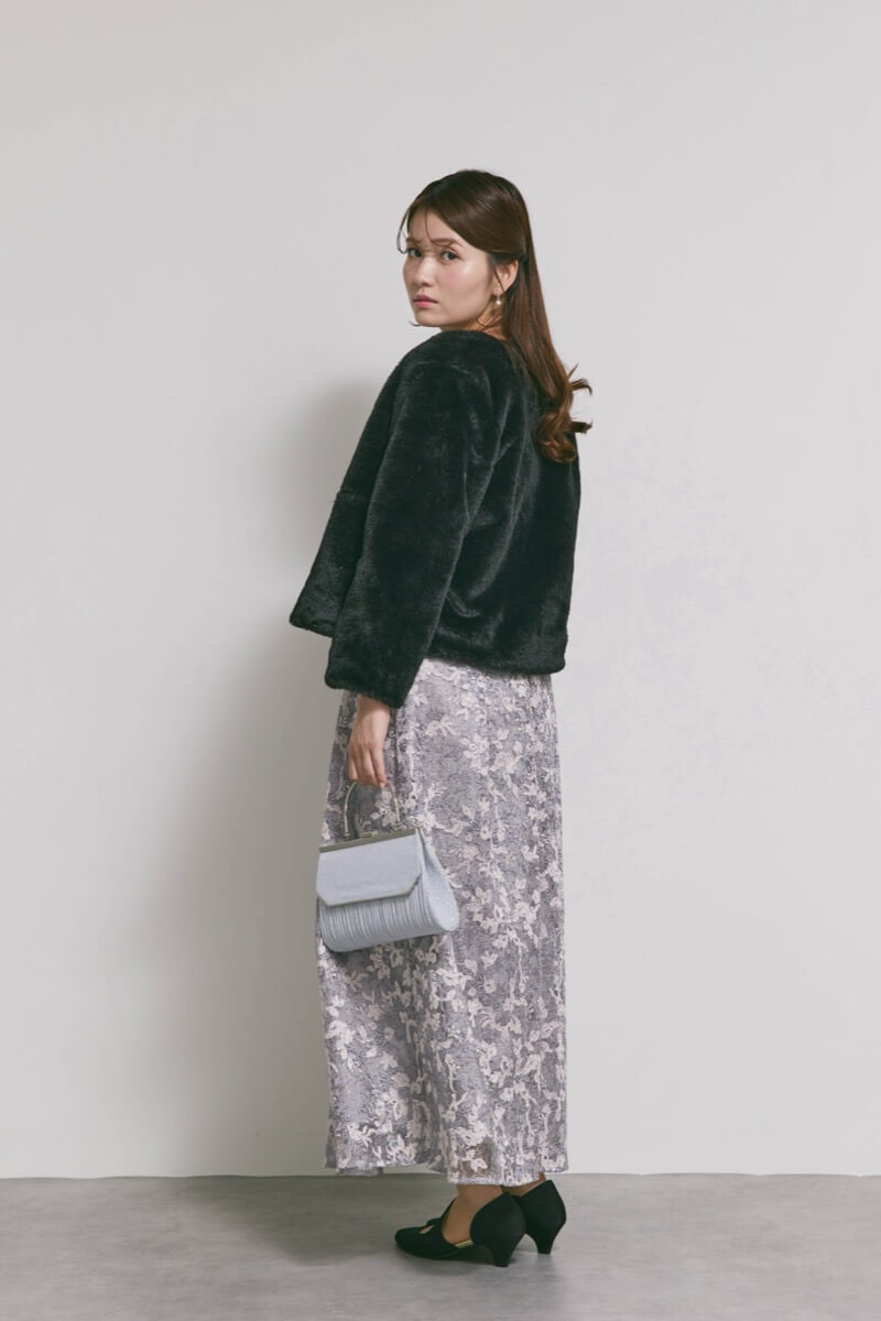 ラベンダーのシアーオフショルドレス