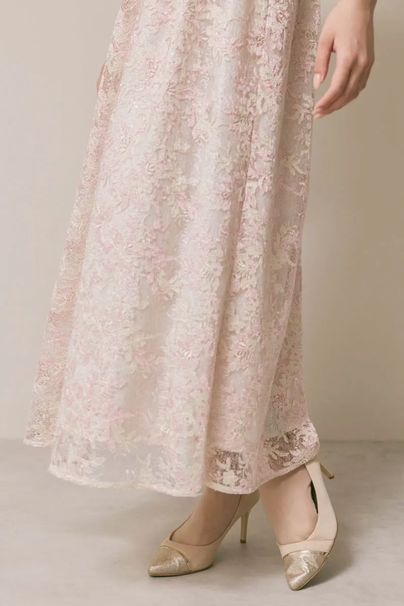 ピンクベージュのシアーオフショルドレス