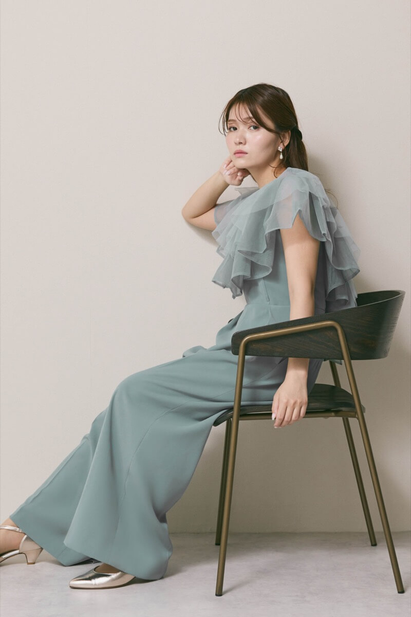 ブルーのチュールカラーベアパンツドレス