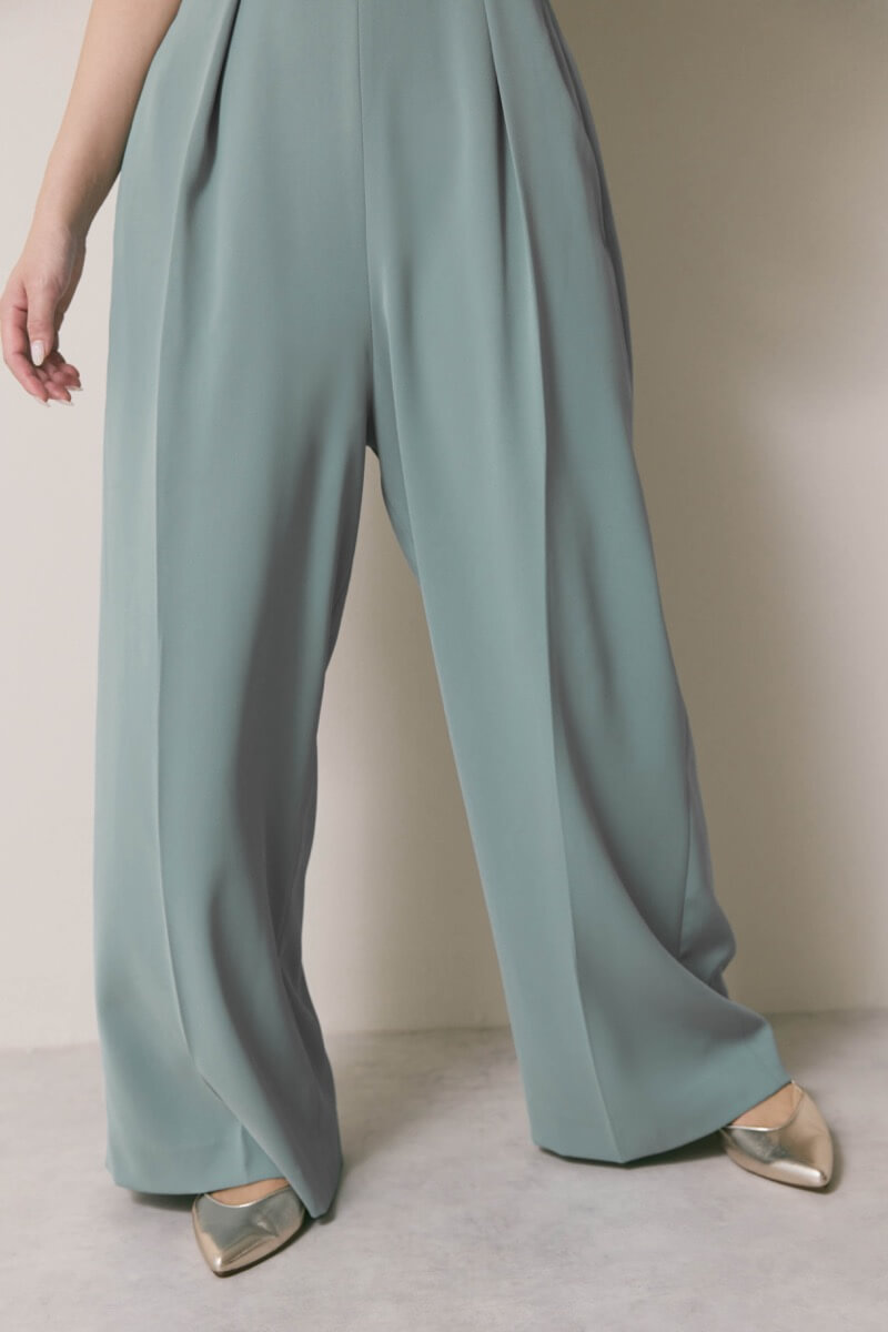 ブルーのチュールカラーベアパンツドレス