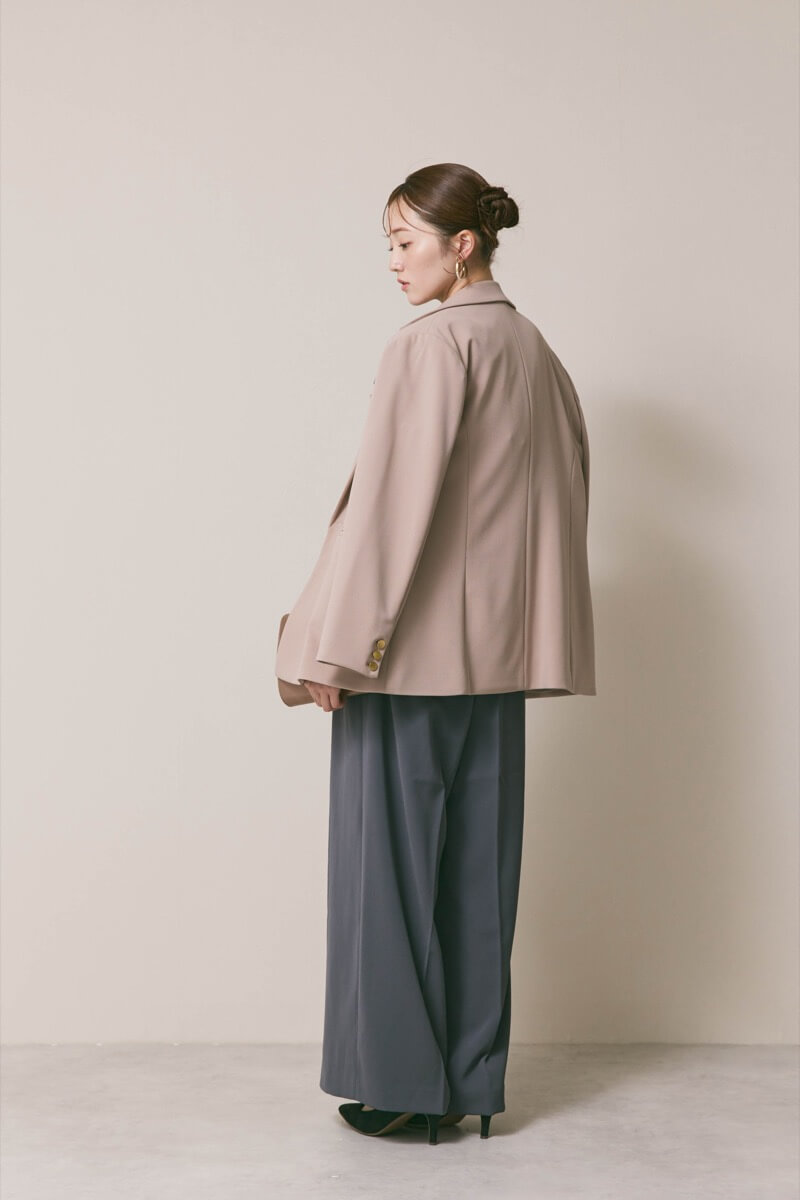 チャコールグレーのチュールカラーベアパンツドレス