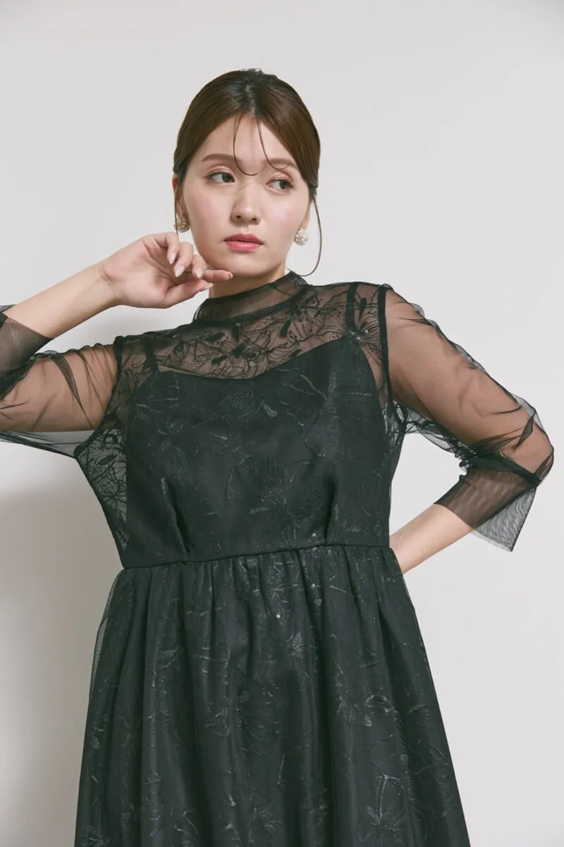 ブラックのレースミックスチュールドレス