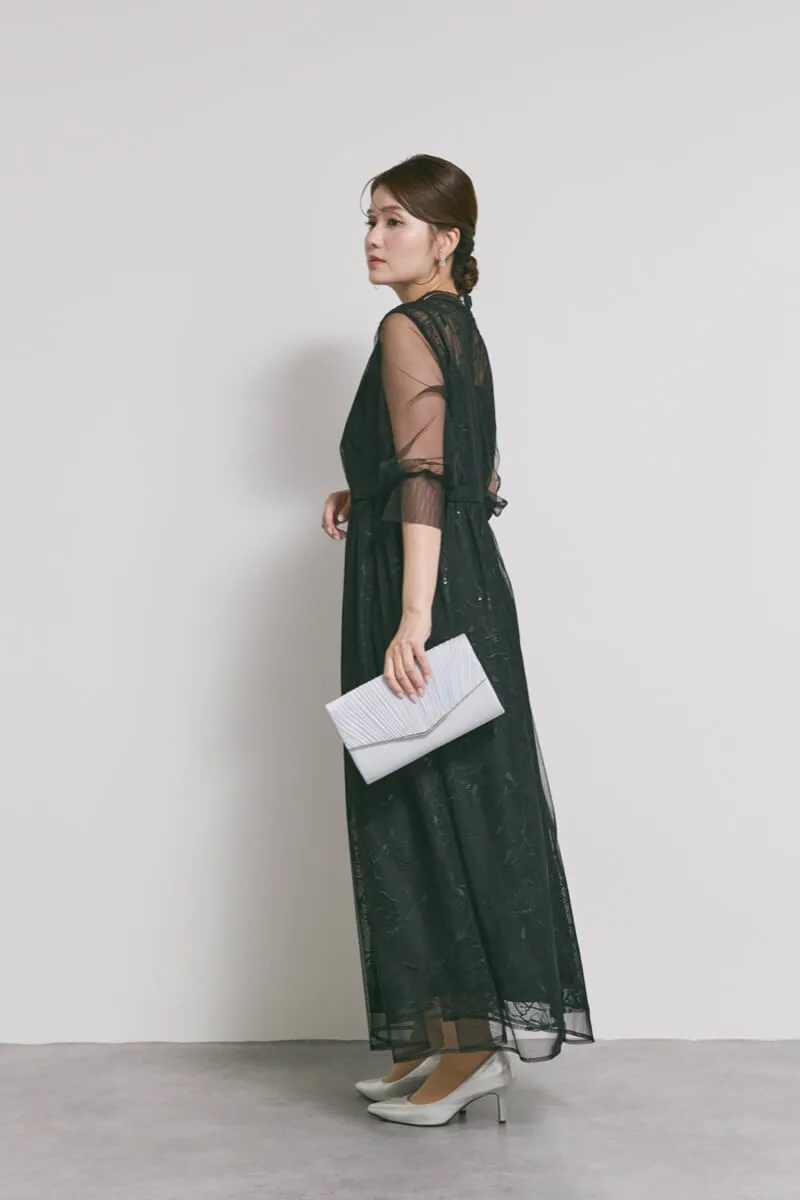 ブラックのレースミックスチュールドレス