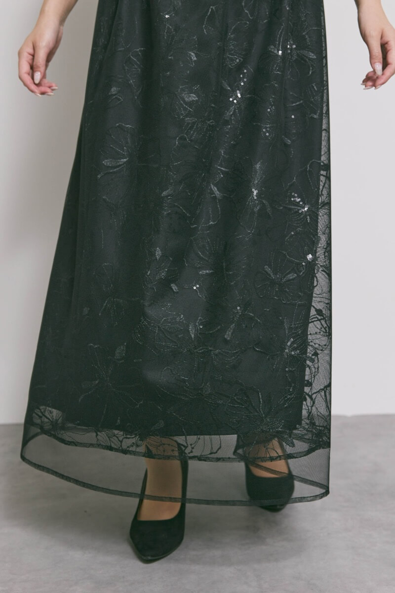 ブラックのレースミックスチュールドレス