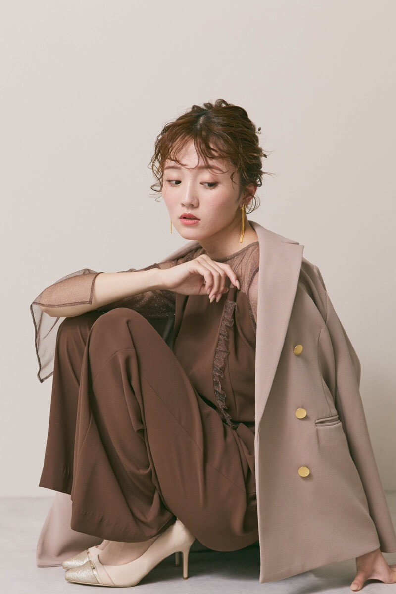 ブラウンのラメチュールパンツドレス