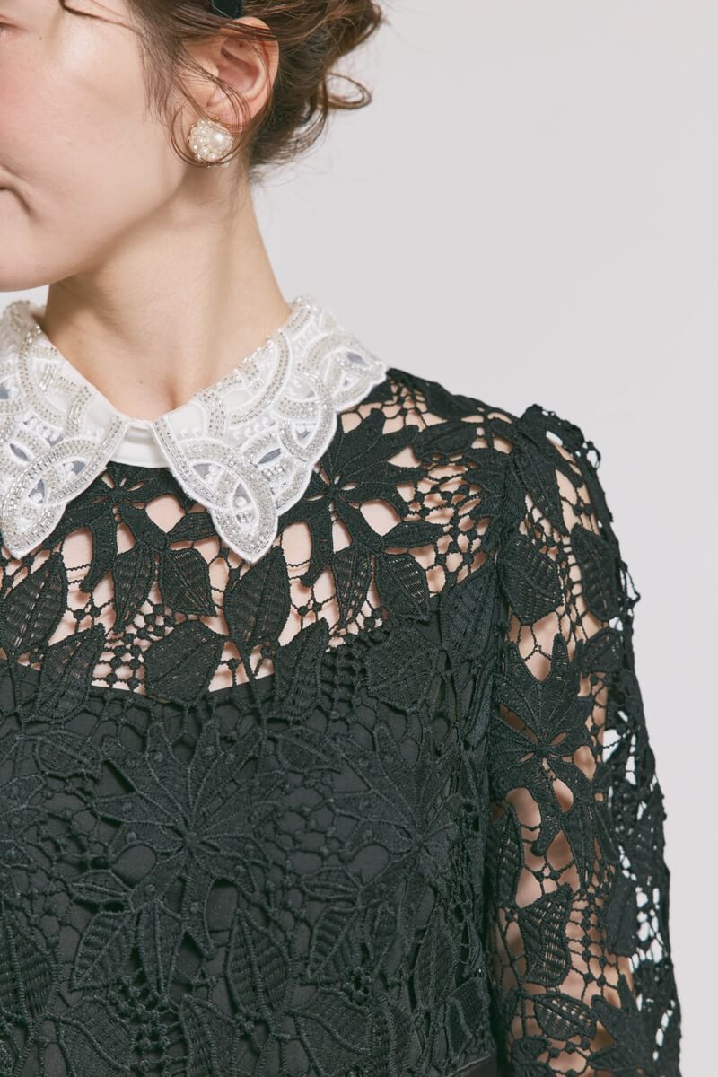 ブラックのビジューカラーレースドレス