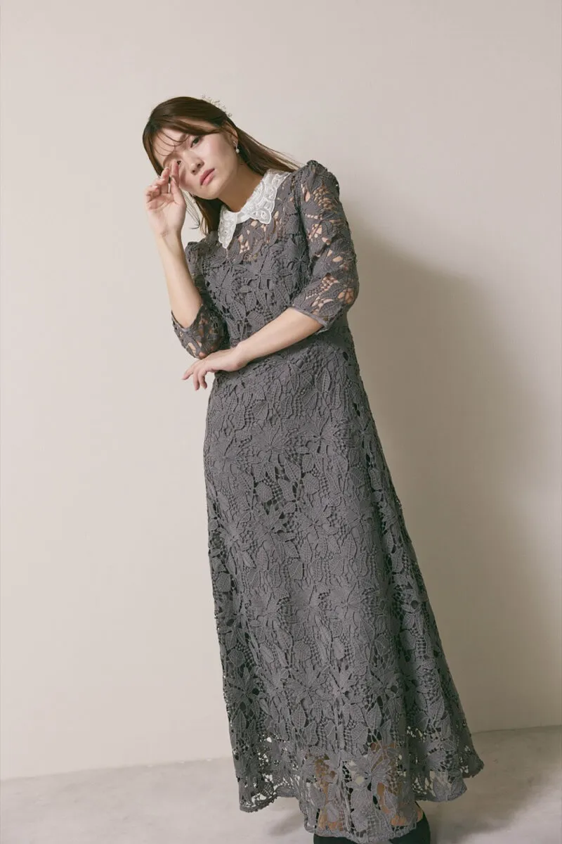 グレーのビジューカラーレースドレス