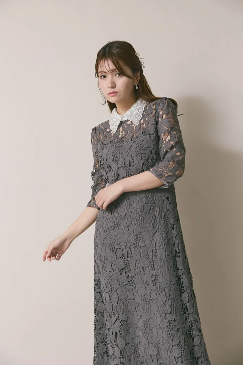 グレーのビジューカラーレースドレス