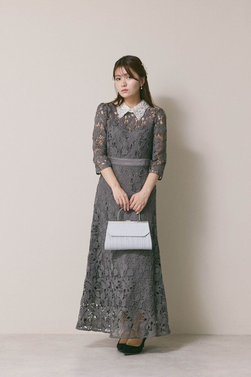 グレーのビジューカラーレースドレス