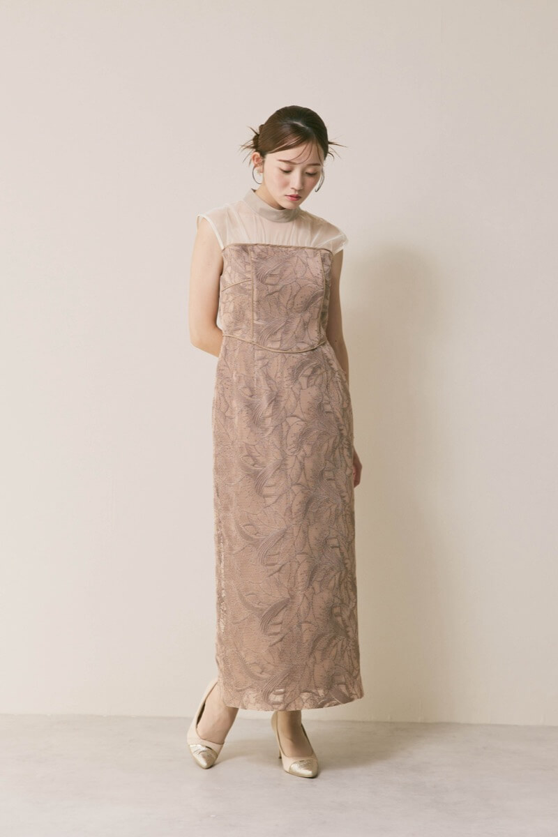 モカのメッシュエンブロイダリードレス