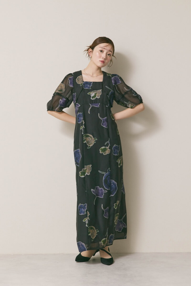 ブラックのフラワープリントオケージョンドレス