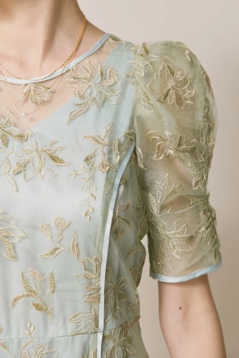ミントのチュールラメ刺繍ドレス