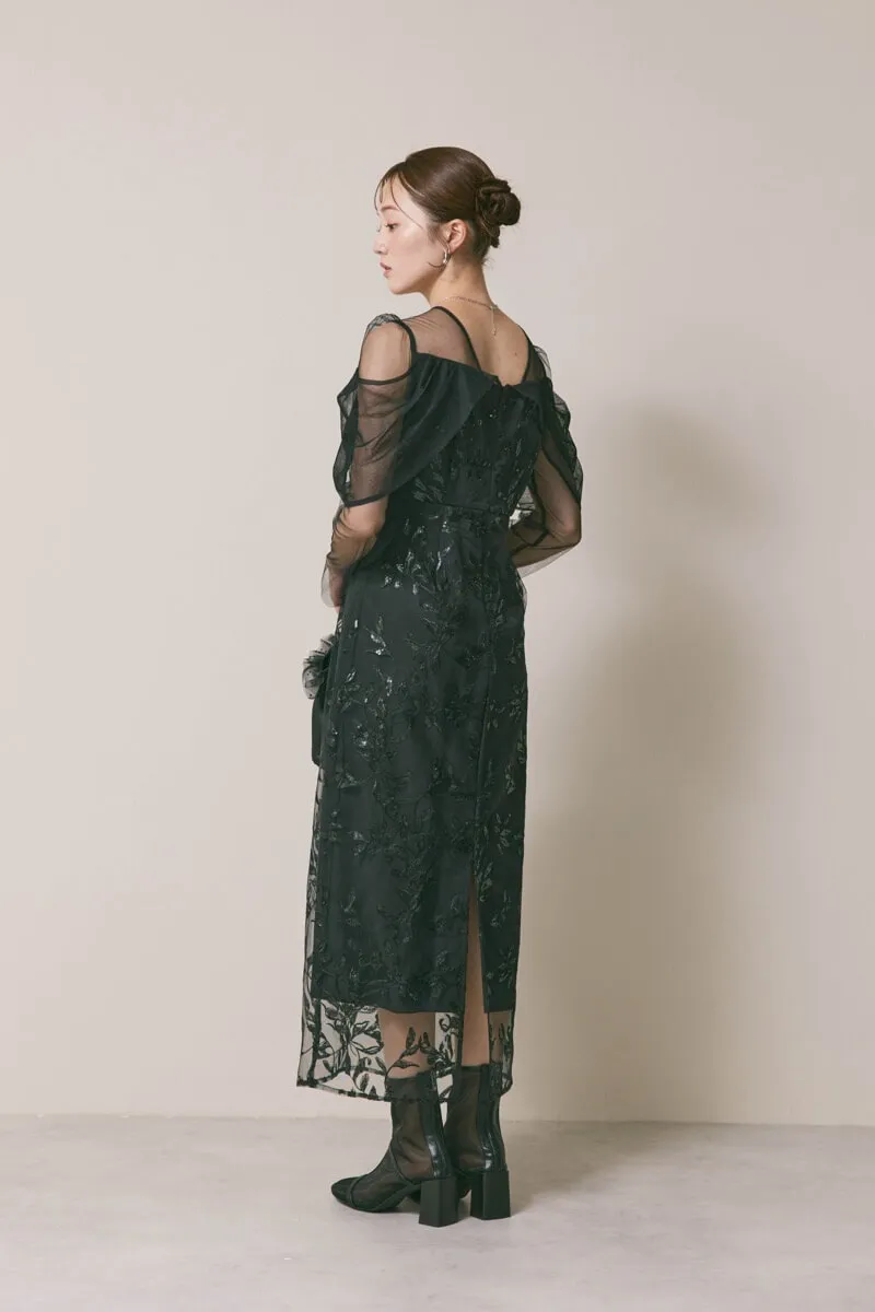 ブラックのチュールスリーブIラインドレス