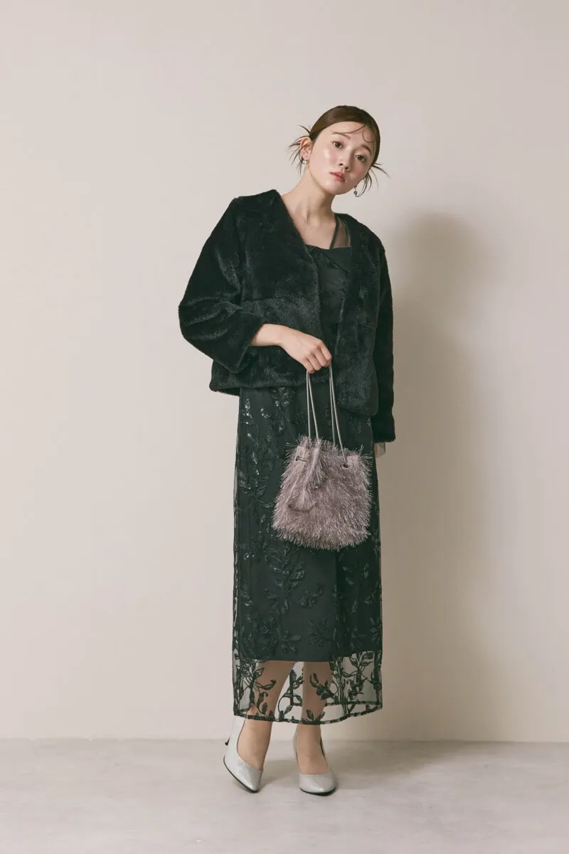 ブラックのチュールスリーブIラインドレス