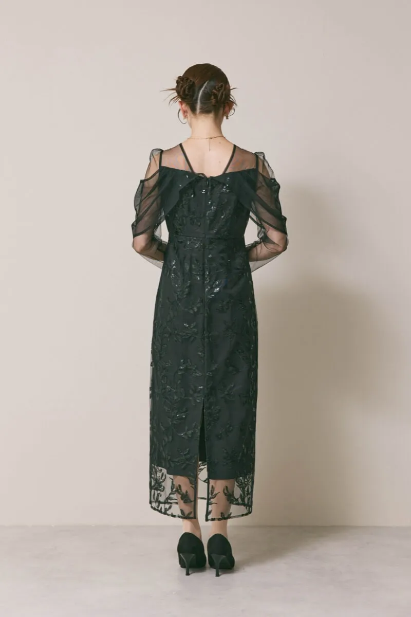 ブラックのチュールスリーブIラインドレス