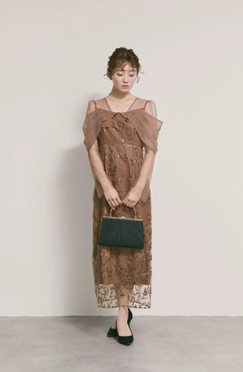 ブラウンのチュールスリーブIラインドレス /Leja